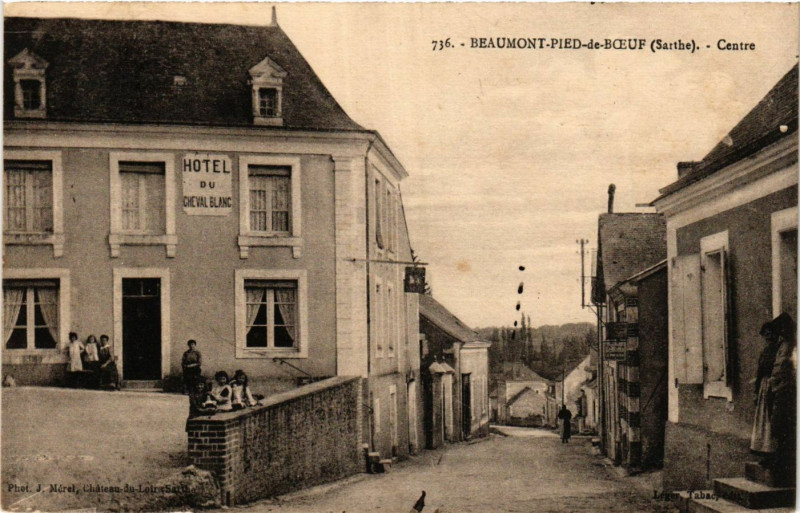 Carte postale ancienne Beaumont-pied-de-Boeuf - Centre à Beaumont-Pied-de-Boeuf