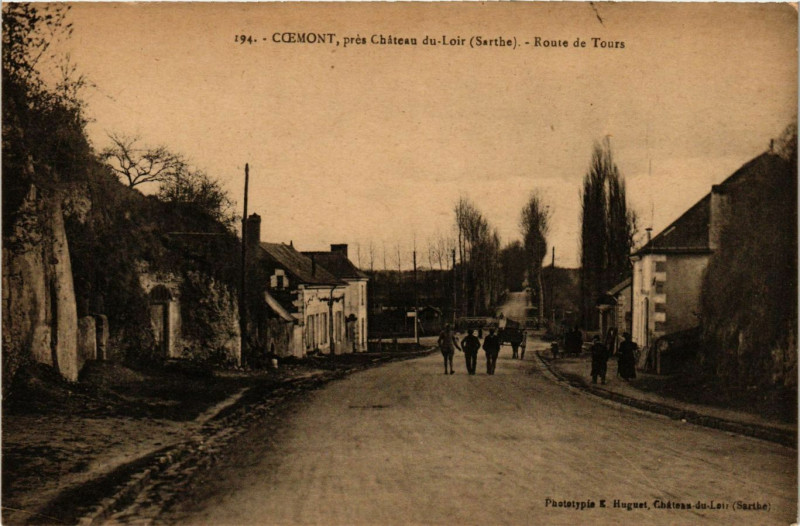Carte postale ancienne Coemont pres Chateau du Loir - Route de Tours