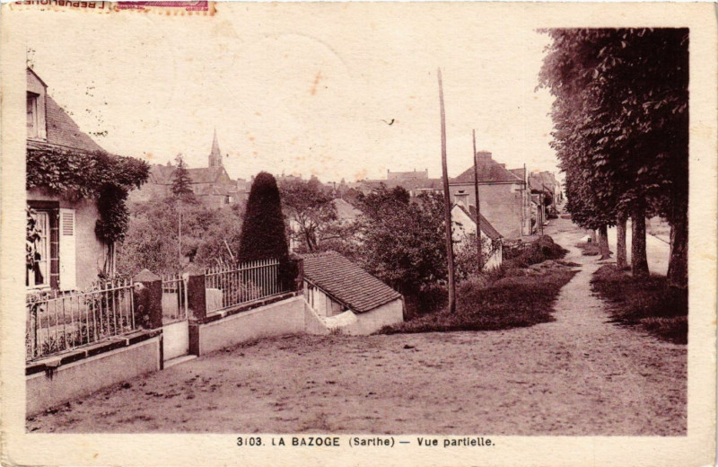 Carte postale ancienne La Bazoge - Vue partielle à La Bazoge