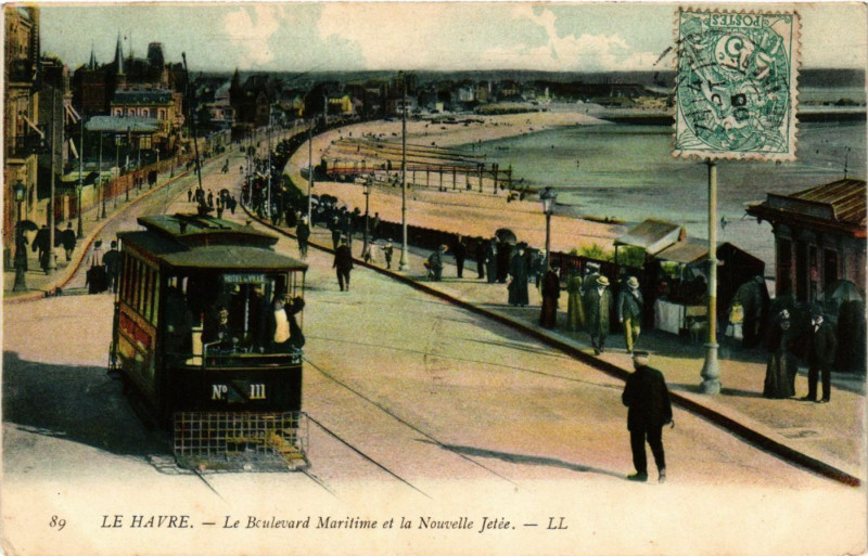 Carte postale ancienne Le Havre - Le Boulevard Maritime et la Nouvelle Jetée