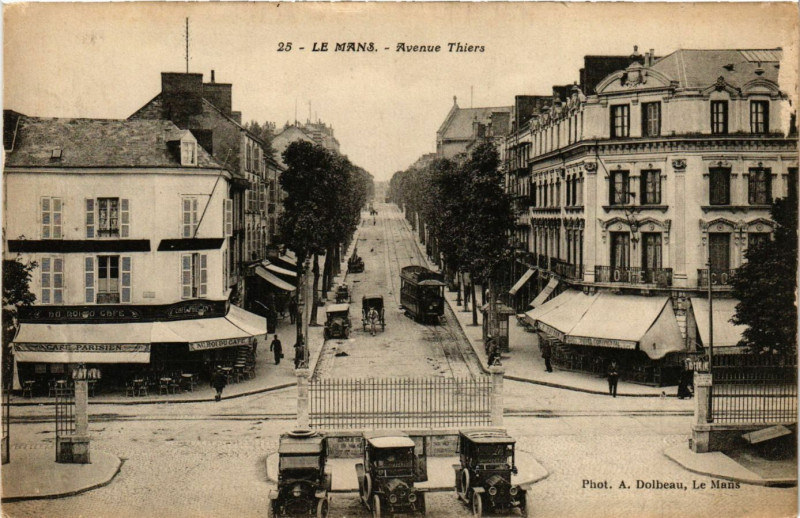 Carte postale ancienne Le Mans - Avenue Thiers au Mans