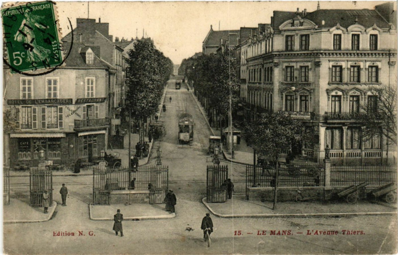 Carte postale ancienne Le Mans - L'Avenue Thiers au Mans