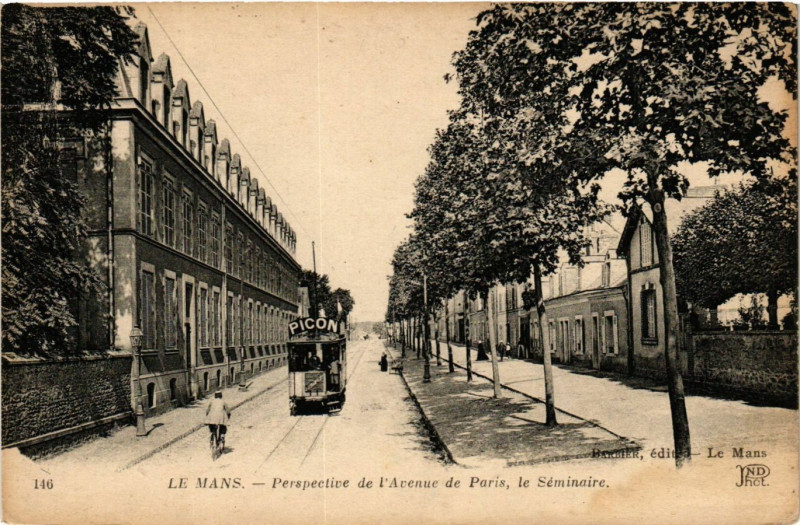 Carte postale ancienne Le Mans - Perspective de l'Avenue de Paris le Seminaire au Mans