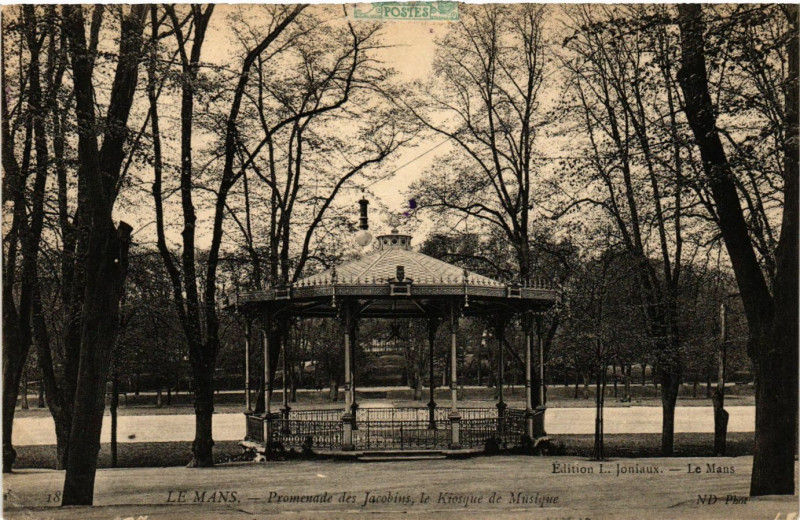 Carte postale ancienne Le Mans - Promenade des Jacobins le Kiosque de Musique au Mans
