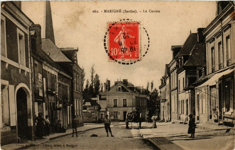 Carte postale ancienne Marigne - Le Centre