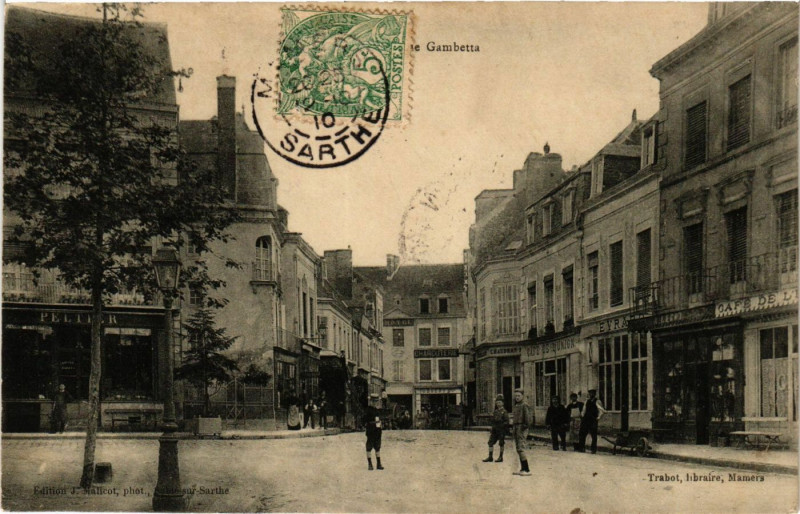 Carte postale ancienne Rue de Gambetta