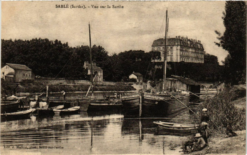 Carte postale ancienne Sable - Vue sur la Sarthe