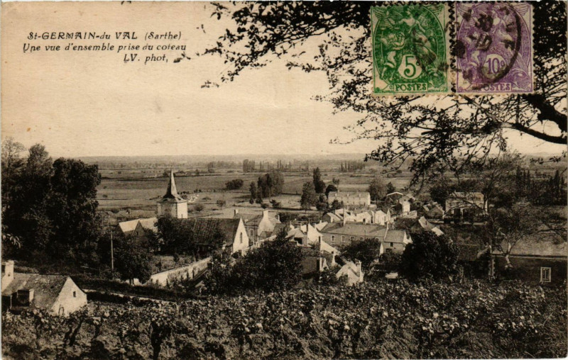 Carte postale ancienne Saint-Germain-du-Val - Une vue d'ensemble prise du coteau