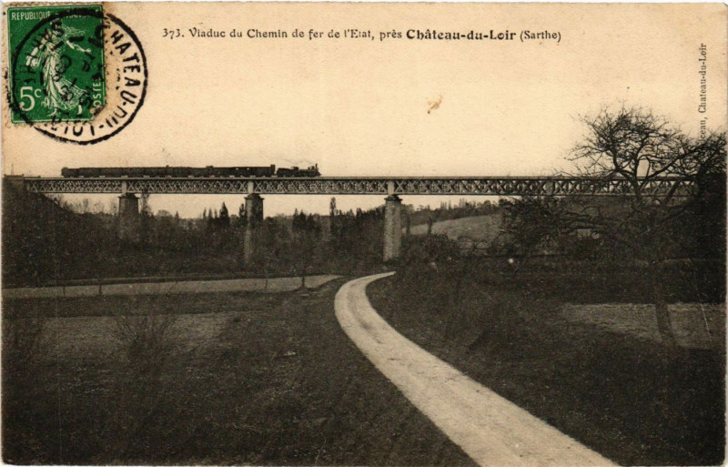 Carte postale ancienne Viaduc du Chemin de fer de l'Etat pres Chateau-du-Loir
