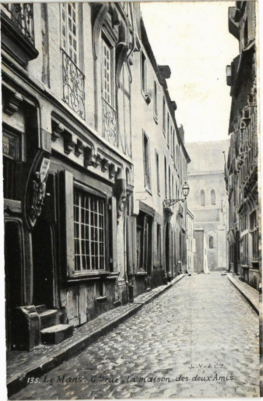 Carte postale ancienne Ed. Aqua 135 Le Mans La Grande Rue la maison des deux Amis au Mans