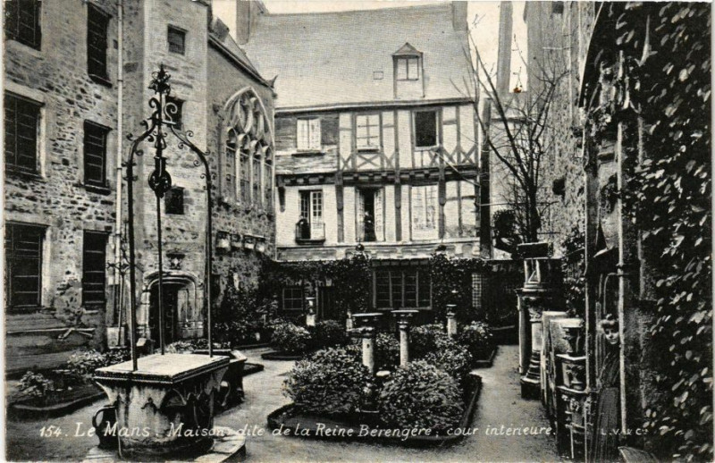 Carte postale ancienne Ed. Aqua 154 Le Mans Maison dite la Reine Berengere au Mans