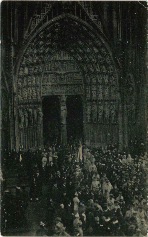 Carte postale ancienne Service religieux cathedrale de Strasbourg en presence du marc à Strasbourg
