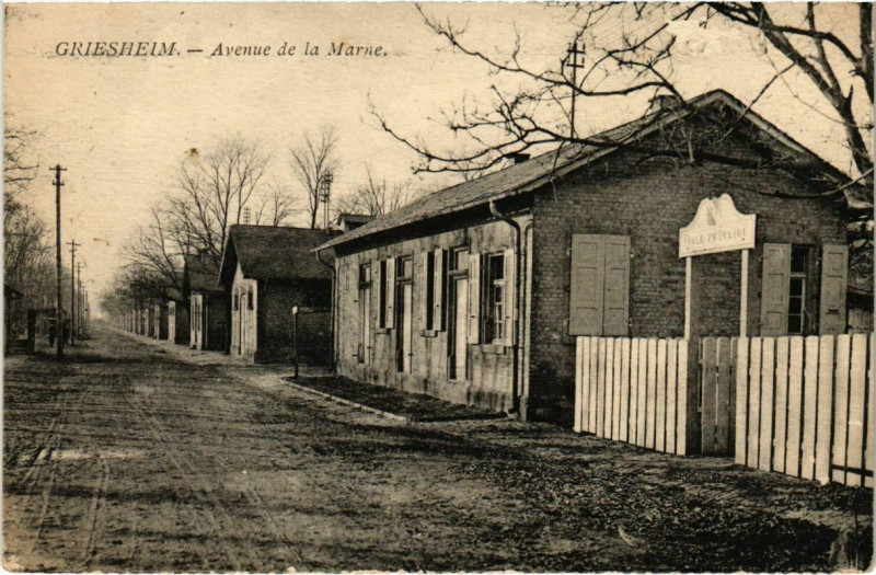Carte postale ancienne Griesheim - Avenue de la Marne à Gries