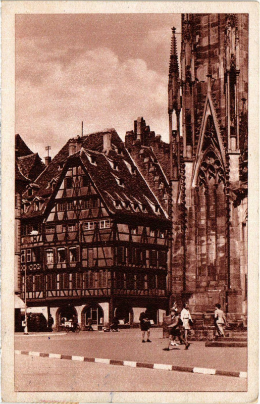 Carte postale ancienne Strasbourg Place de la Cathédrale à Strasbourg