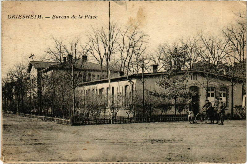 Carte postale ancienne Griesheim Bureau de la Place à Gries