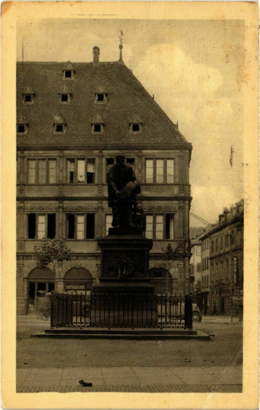 Carte postale ancienne Strasbourg Monument Gutenberg à Strasbourg