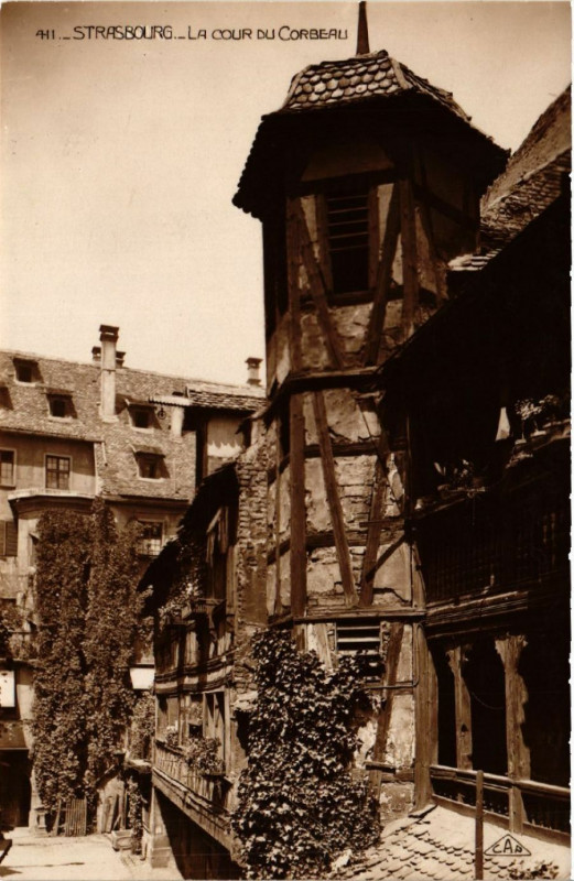 Carte postale ancienne Strasbourg - La Cour du Corbeau à Strasbourg