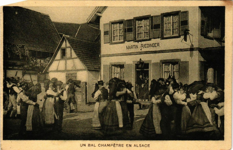 Carte postale ancienne Un Bal Champetre en Alsace - Types - Folklore