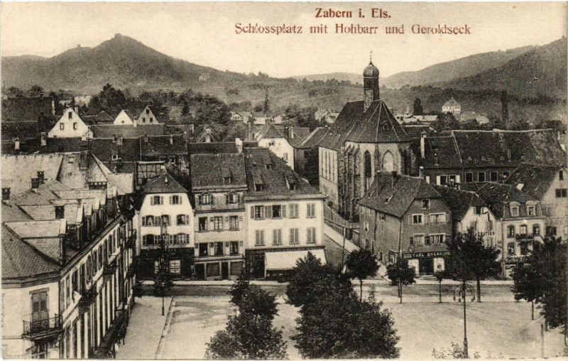 Carte postale ancienne Zabern Schlossplatz mit Hohbarr U.geroldseck à Barr