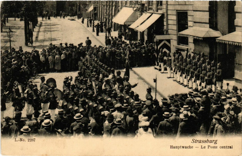 Carte postale ancienne Strassburg Le Poste central
