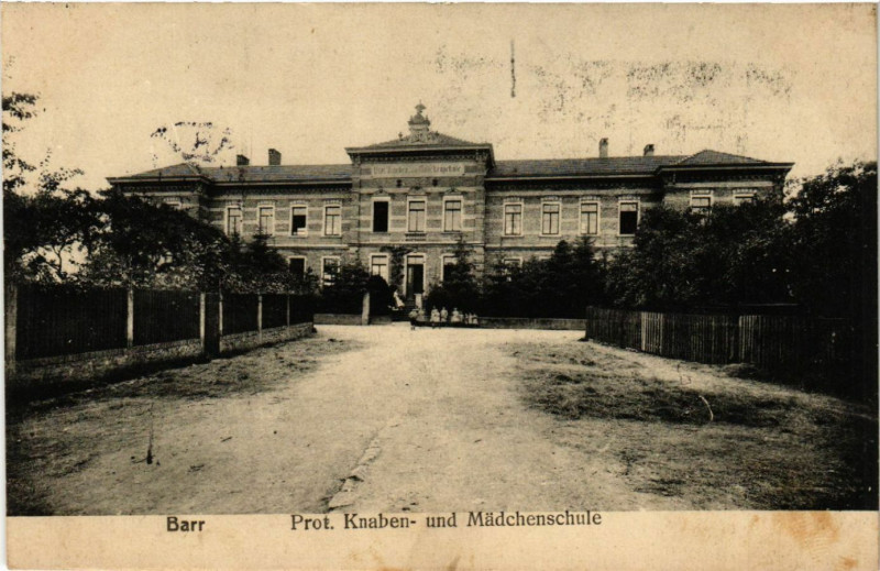 Carte postale ancienne Barr Prot. Knaben - und Madchenschule à Barr