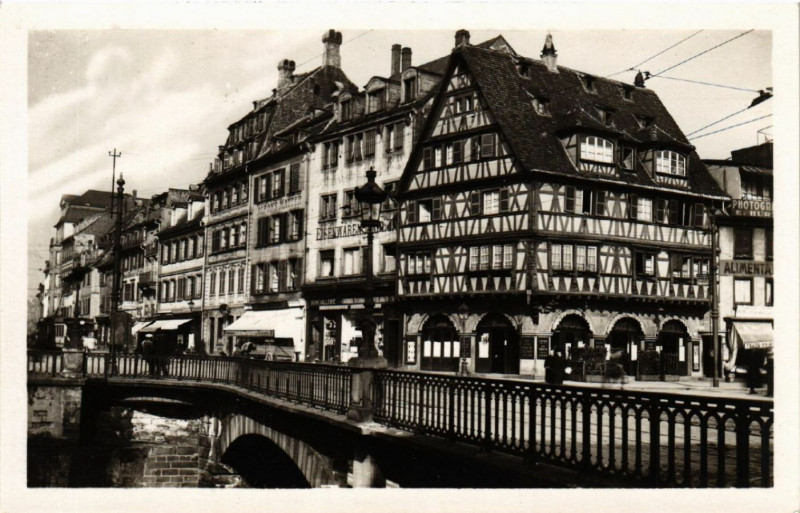 Carte postale ancienne Strassburg Faubourg National