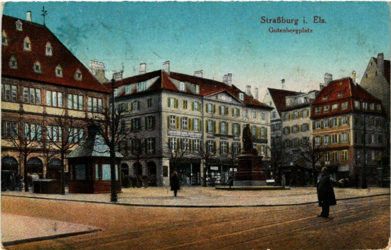 Carte postale ancienne Strassburg Gutenbergplatz à Berg