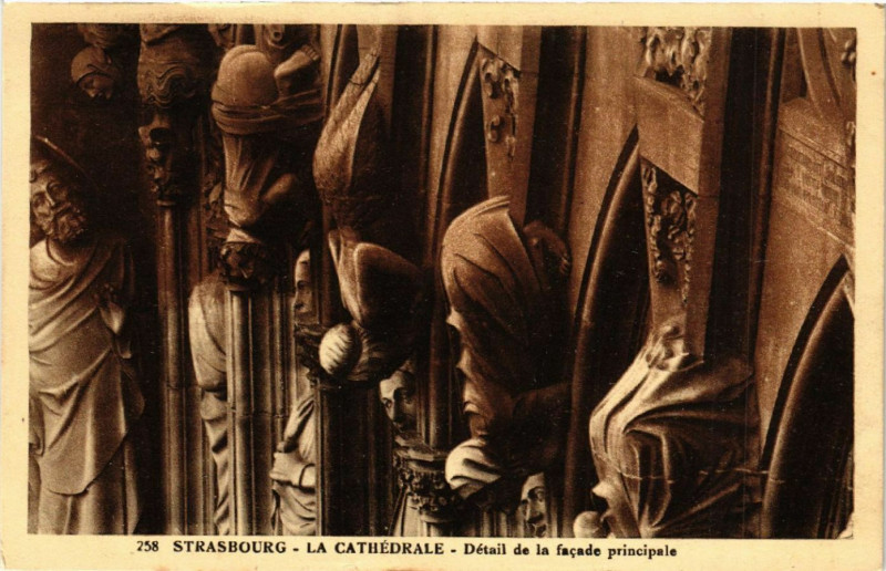 Carte postale ancienne Strassburg-La Cathedrale Detail de la facade principale