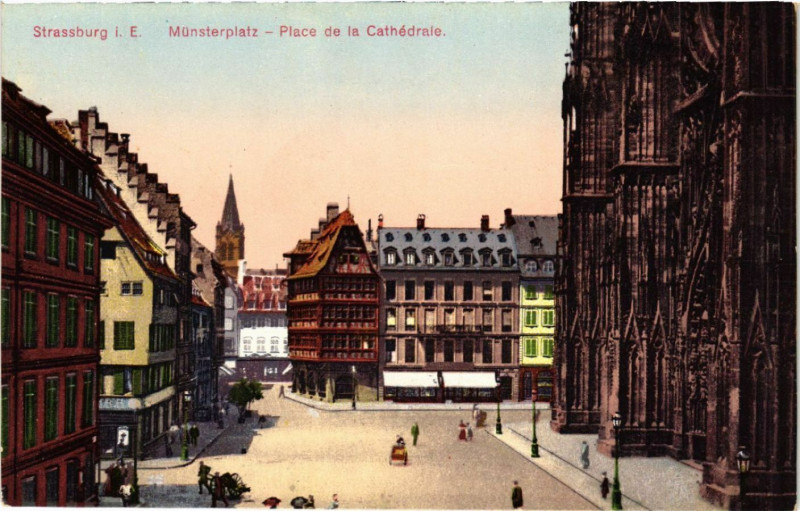 Carte postale ancienne Strassburg-Place de la Cathedrale