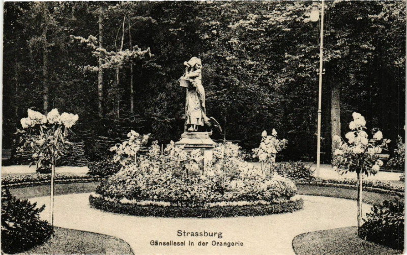 Carte postale ancienne Strassburg-Ganseliesel in der Orangerie