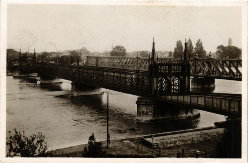 Carte postale ancienne Strassburg-Les Ponts du Rhin