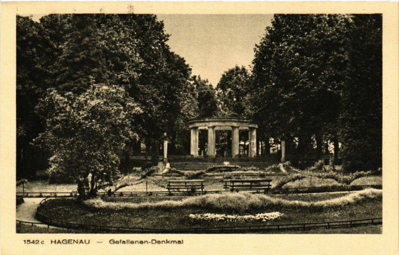 Carte postale ancienne Hagenau-Gefallenen Denkmal