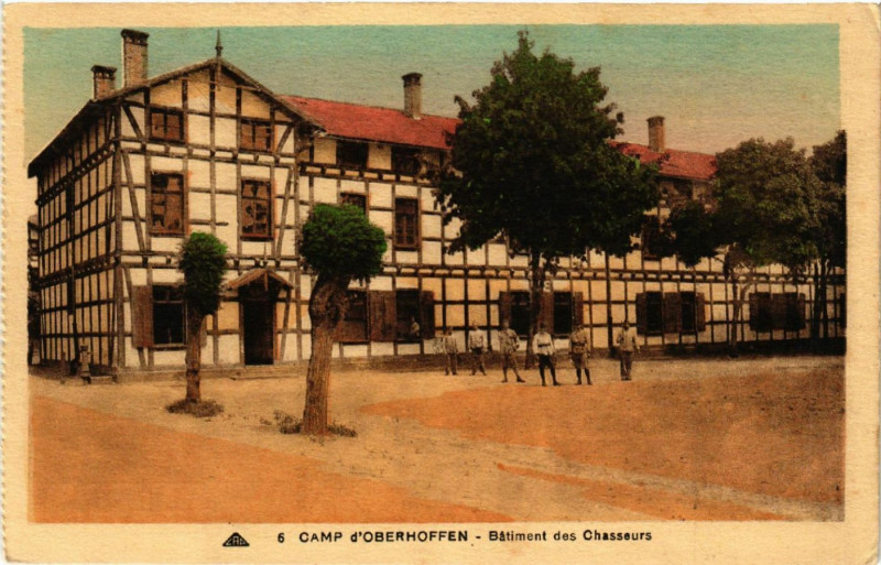Carte postale ancienne Camp d'Oberhoffen-Batiment des Chasseurs à Hoffen