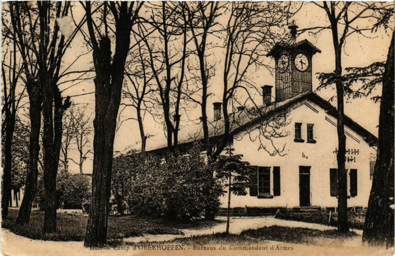 Carte postale ancienne Camp d'Oberhoffen Bureaux du Commandant d'Armes à Hoffen