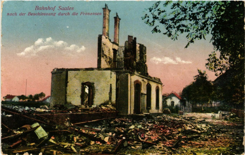 Carte postale ancienne Bahnhof Saales-nach der Beschiessung durch die Franzosen à Saales