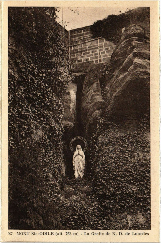 Carte postale ancienne Mont Sainte-Odilien (alt 763 m) - La Grotte de N.D. de Lourdes à Rott