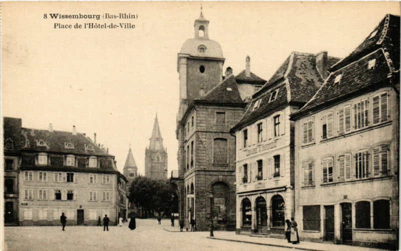 Carte postale ancienne Wissembourg - Place de l'Hotel de Ville à Wissembourg