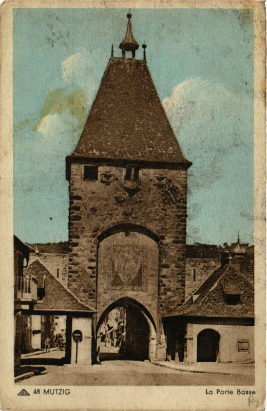 Carte postale ancienne Mutzig - La Porte Basse à Mutzig