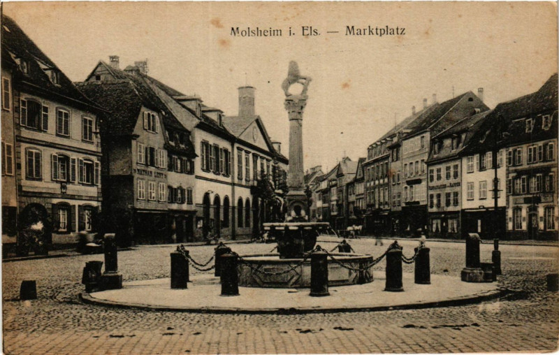 Carte postale ancienne Molsheim - Markplatz à Molsheim