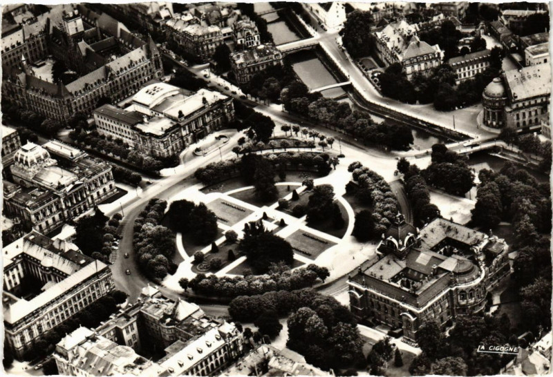 Carte postale ancienne Strasbourg - La Place à Strasbourg
