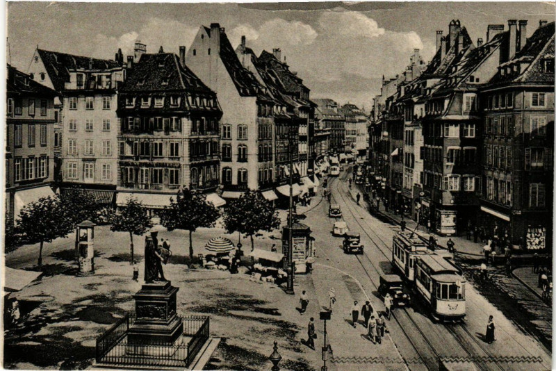 Carte postale ancienne Strasbourg - Place Gutenberg à Strasbourg