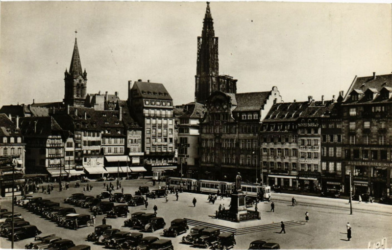 Carte postale ancienne Strasbourg - La Place Kleber à Strasbourg