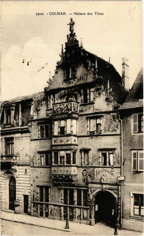 Carte postale ancienne Colmar Maison des Tetes à Colmar