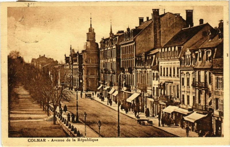 Carte postale ancienne Colmar Avenue de la République à Colmar