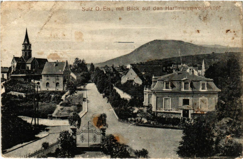 Carte postale ancienne Sulz O.-Els mit Blick auf den Hartmannsweiler Kopf