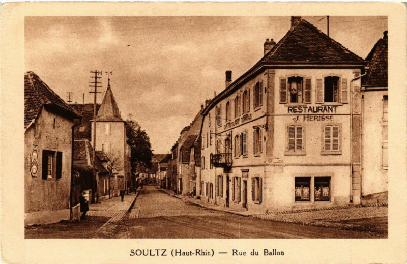 Carte postale ancienne Soultz - Rue du Ballon