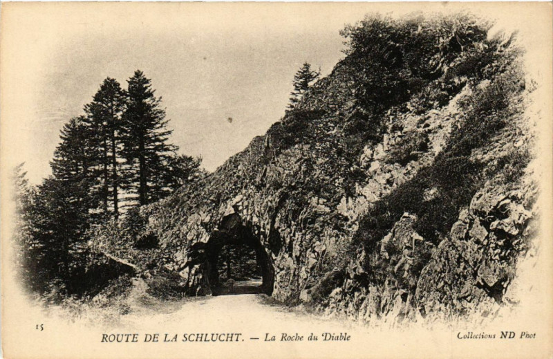 Carte postale ancienne Route de la Schlucht - La Roche du Diable