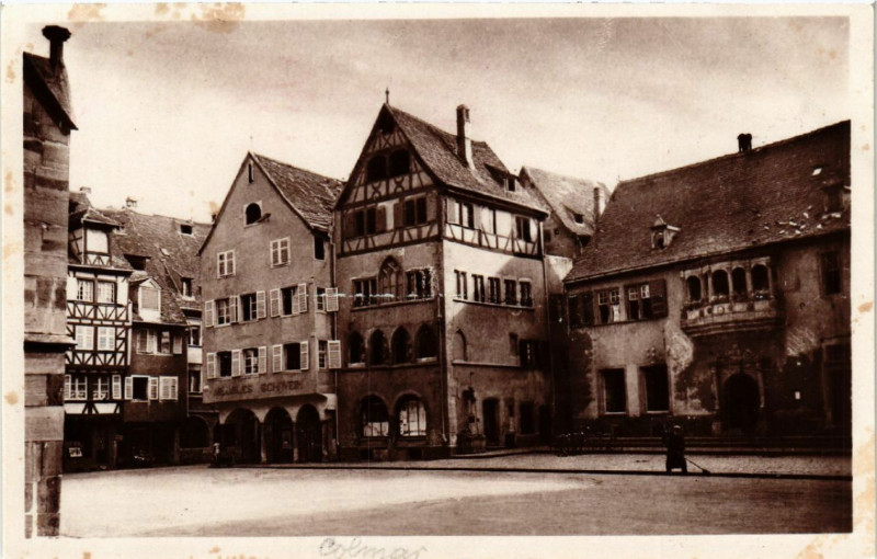Carte postale ancienne Le Vieux Colmar - La Place de la Cathedrale à Colmar