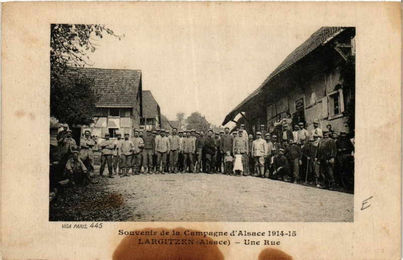 Carte postale ancienne Souvenir de la Campagne d'Alsace - Largitzen - Une Rue à Largitzen