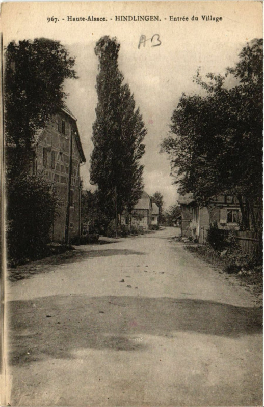 Carte postale ancienne Haute-Alsace - Hindlingen - Entrée du Village à Hindlingen